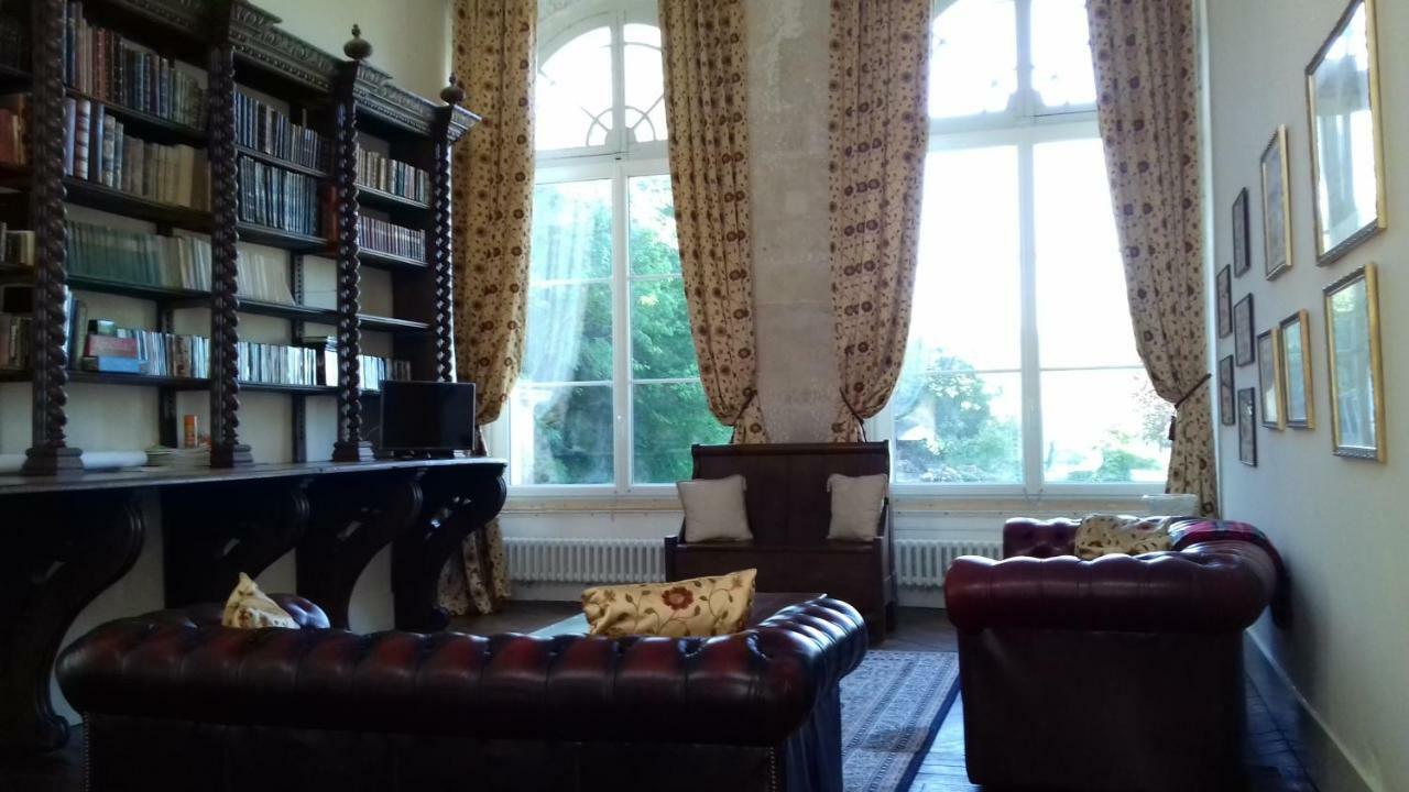 Chateau De La Lucaziere Mont-Saint-Jean  外观 照片