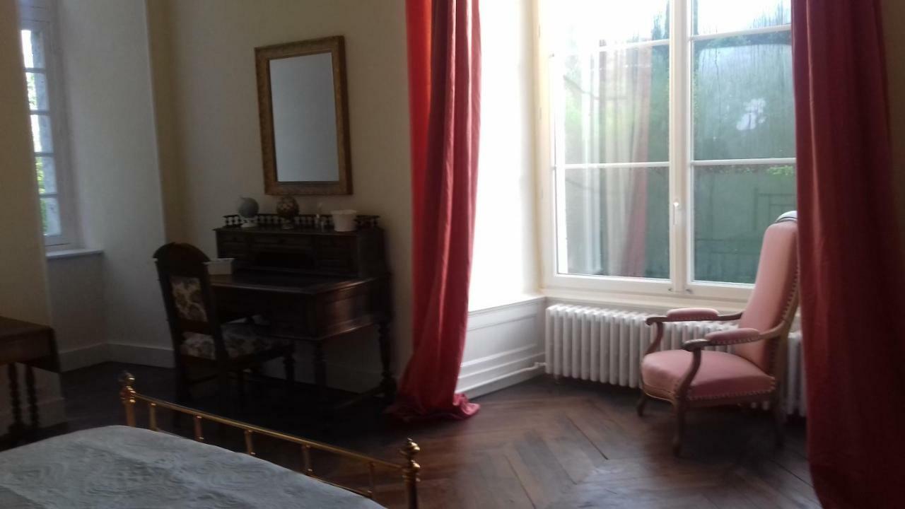 Chateau De La Lucaziere Mont-Saint-Jean  外观 照片