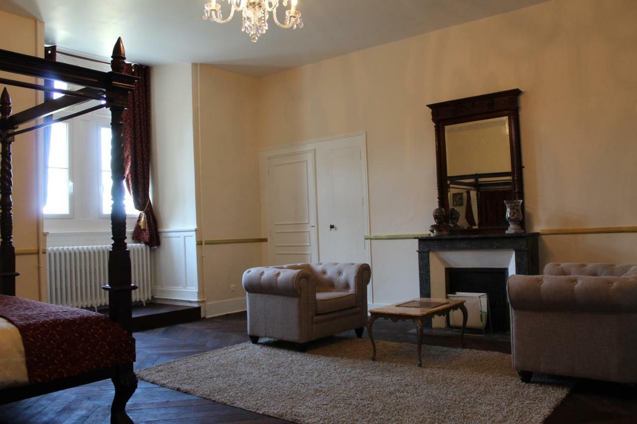 Chateau De La Lucaziere Mont-Saint-Jean  外观 照片