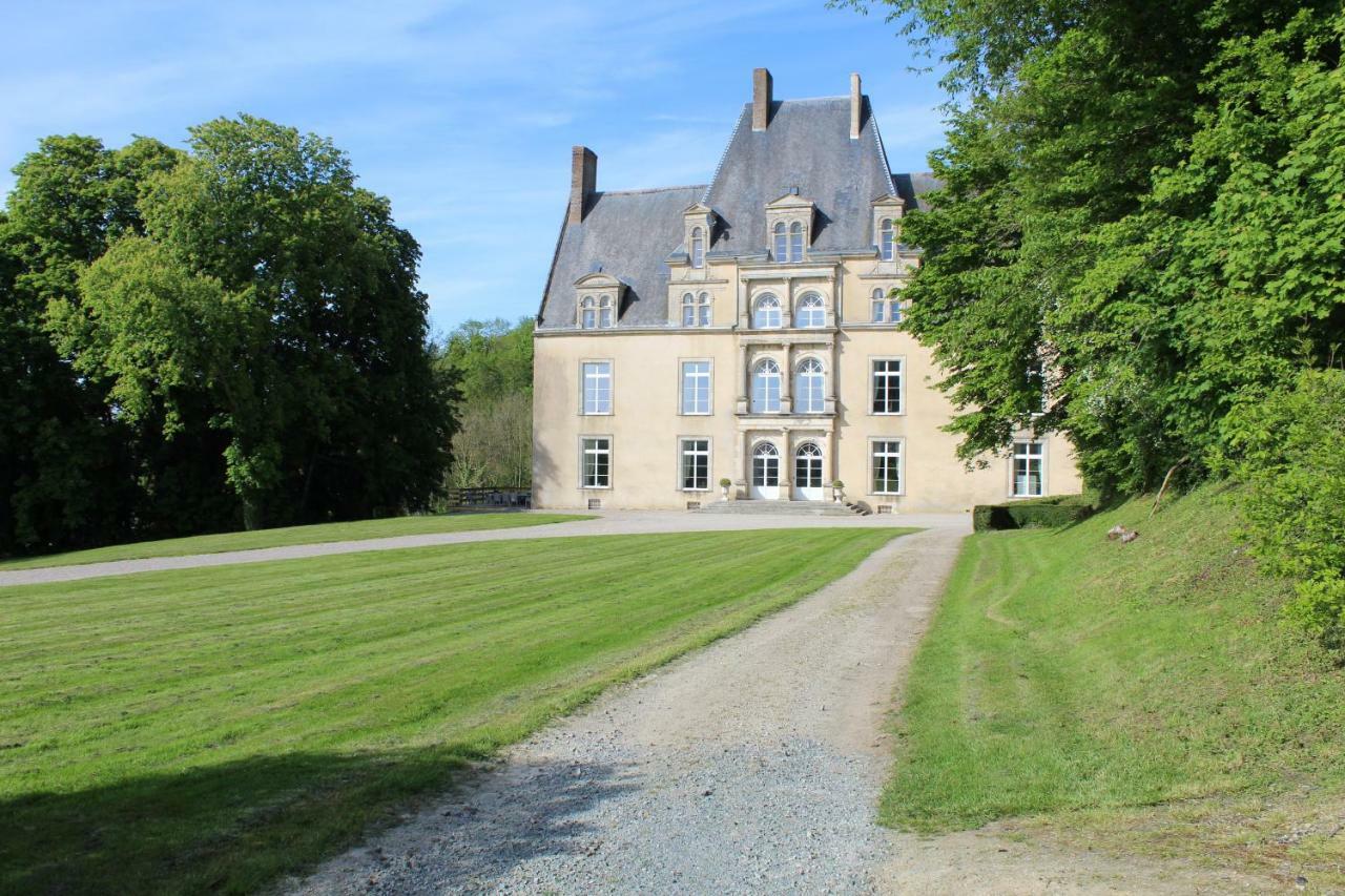Chateau De La Lucaziere Mont-Saint-Jean  外观 照片