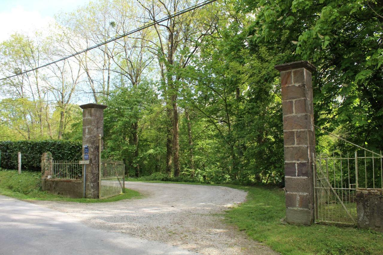 Chateau De La Lucaziere Mont-Saint-Jean  外观 照片